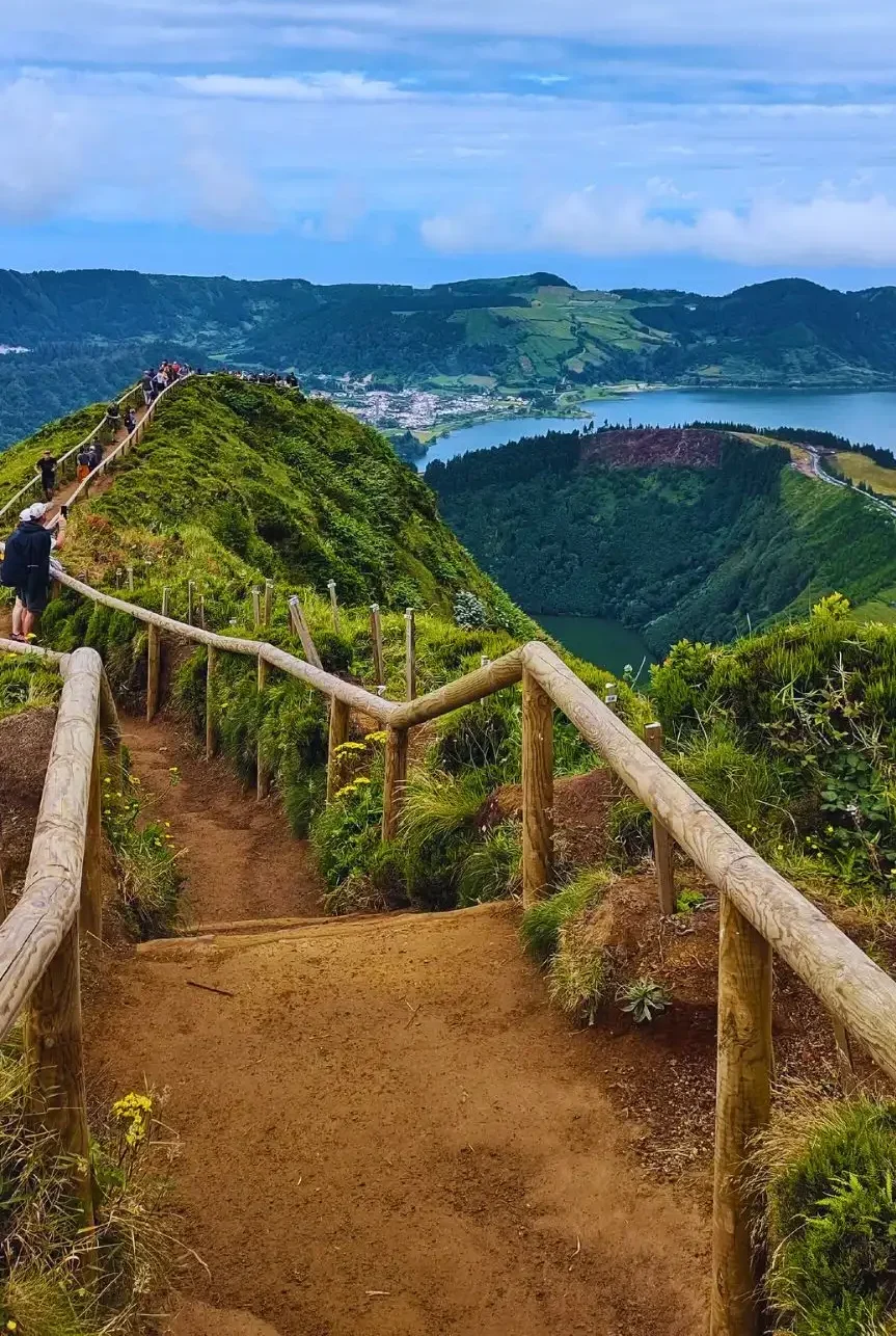 A path to a viewpoint on top of Sete Cidades volcano.