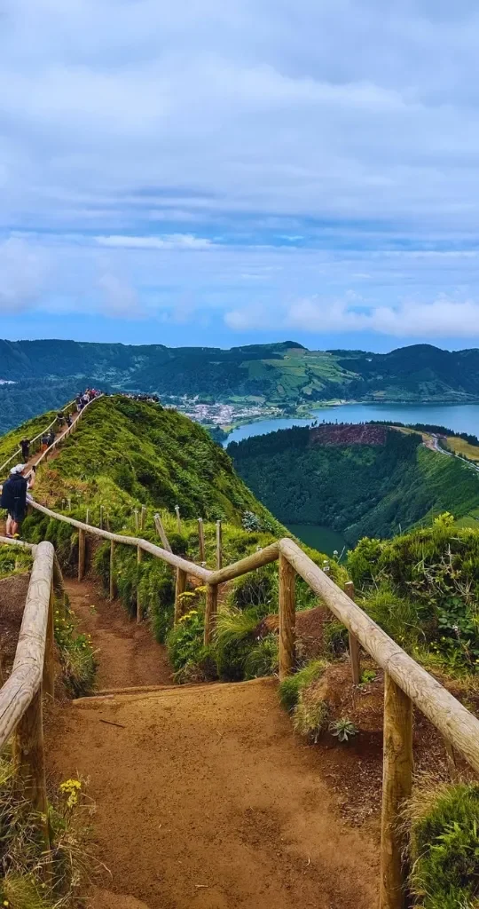 A path to a viewpoint on top of Sete Cidades volcano.